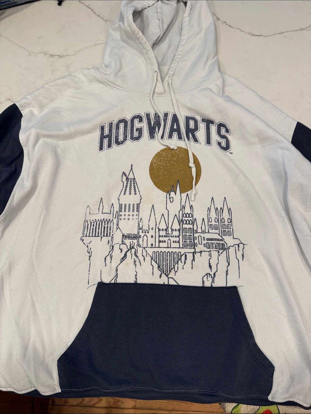 Women’s Hogwarts Hoodie - XL
